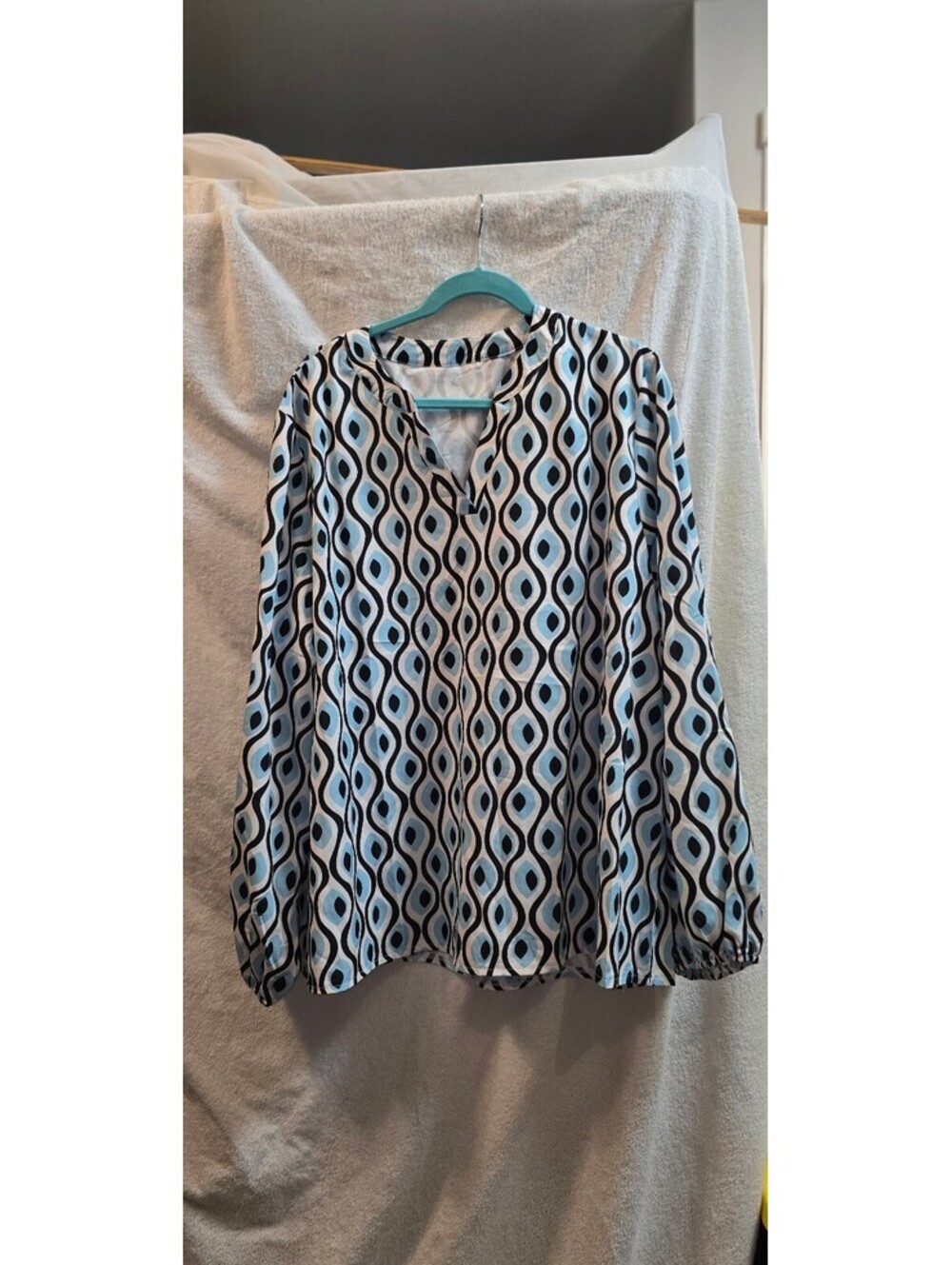 5XL Blue and white geometric print blouse